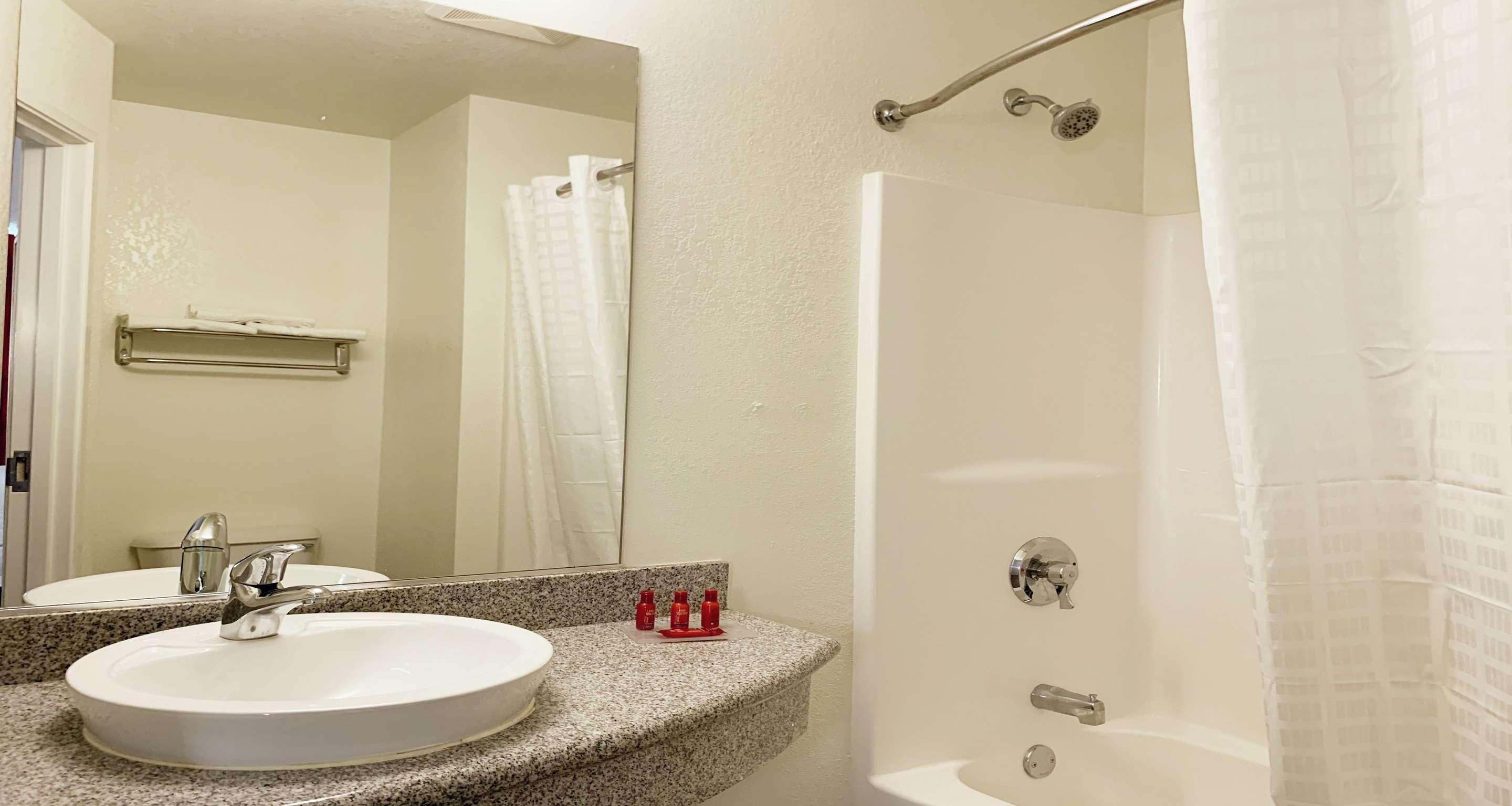 Surestay Plus Hotel By Best Western Niagara Falls East Екстер'єр фото
